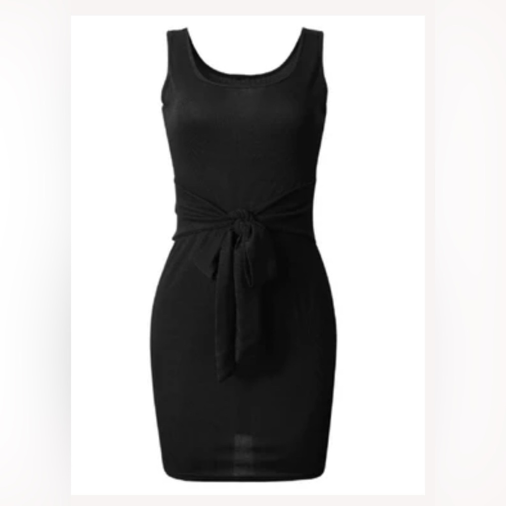 Goodnight MacaroonChic Black Mini Dress with Tie Waist